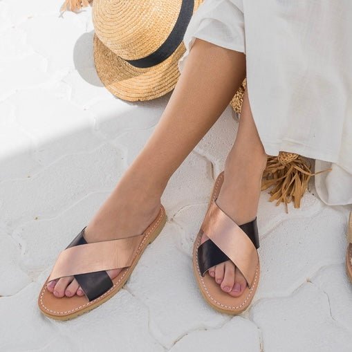 Crossover Slide in Midnight Rose